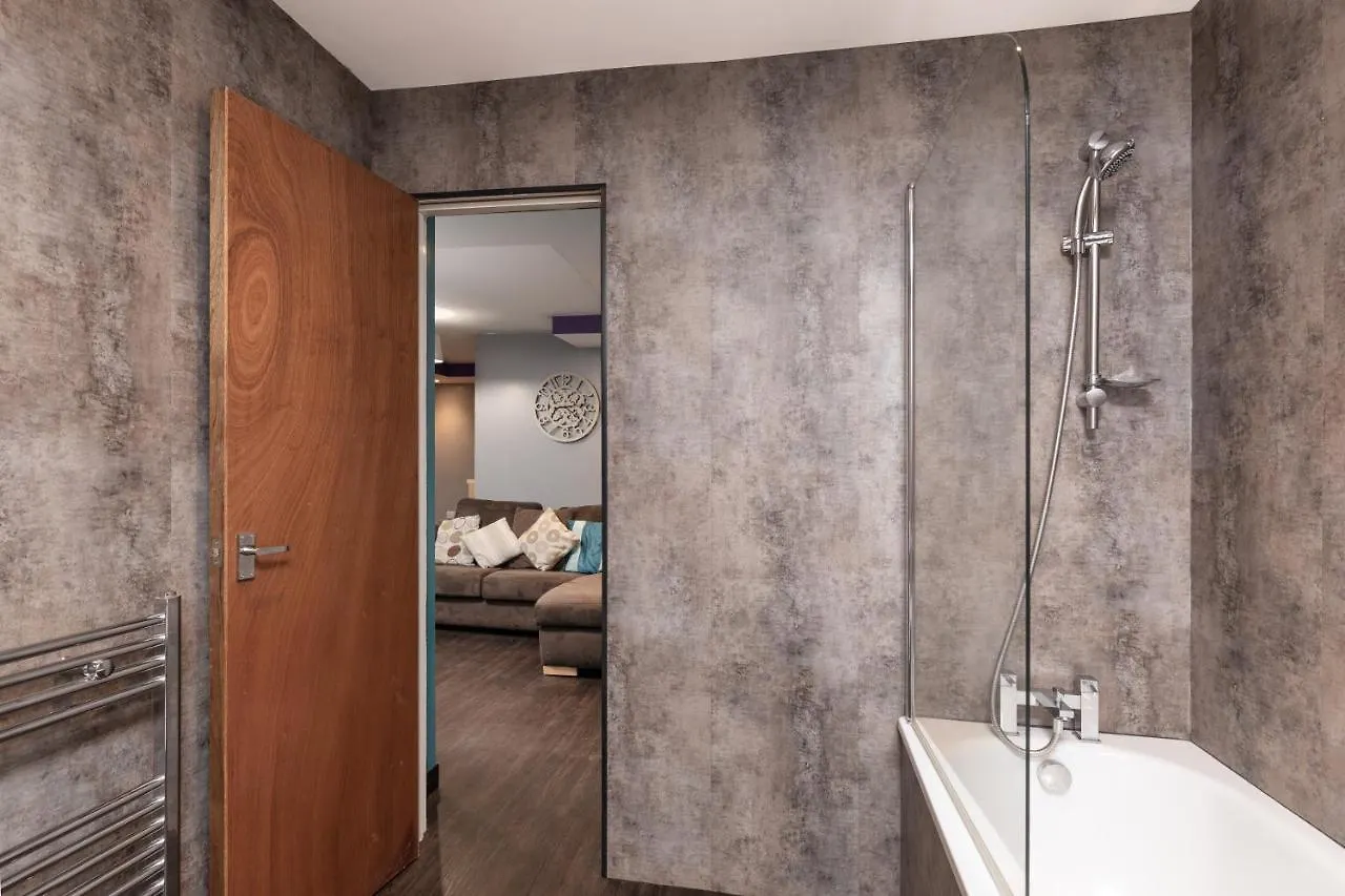 Newcastle Spacious City Centre Apartments