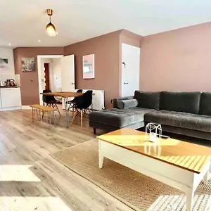 Boutique 3-bed Townhouse With Garden And Parking Newcastle upon Tyne